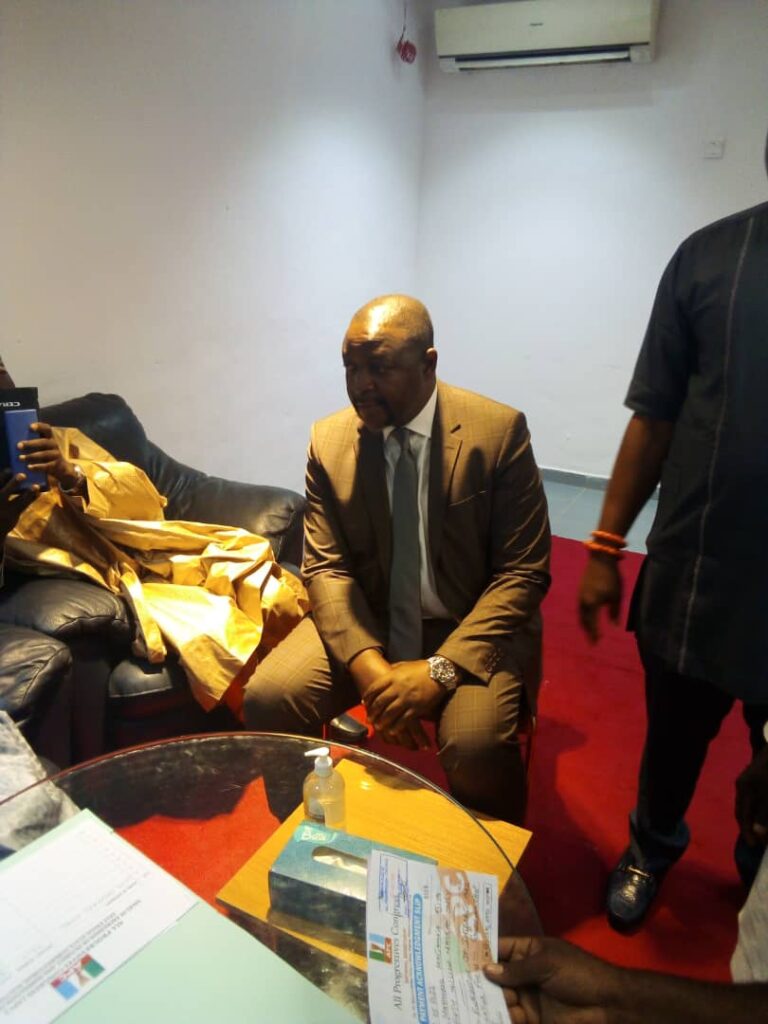 Breaking ...Sports Minister, Dare picks APC gubernatorial form 1 IMG 20220509 WA0016